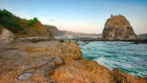 Pantai Watu Lumbung Gunungkidul Yogyakarta 2 download 40